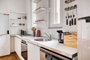 Fridge, microwave, oven, stovetop - [Fiamma20] apt Porta Venezia / Risorgimento (Milan)