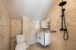 Dusche, Handtücher, Toilettenpapier