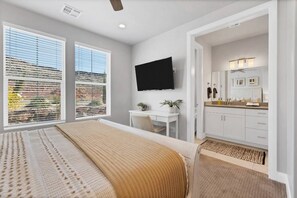 3 habitaciones, escritorio, wifi gratis y ropa de cama 