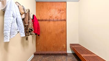 Studio (3 Bedrooms) | 3 chambres, espace de travail pour ordinateur portable