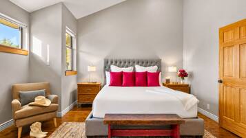 3 bedrooms, premium bedding, individually decorated