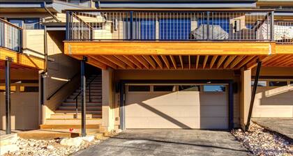 KBM Resorts In the Prospector Neighborhood, on City-free bus System, Spacious, Private Hot Tub! Cct-2180