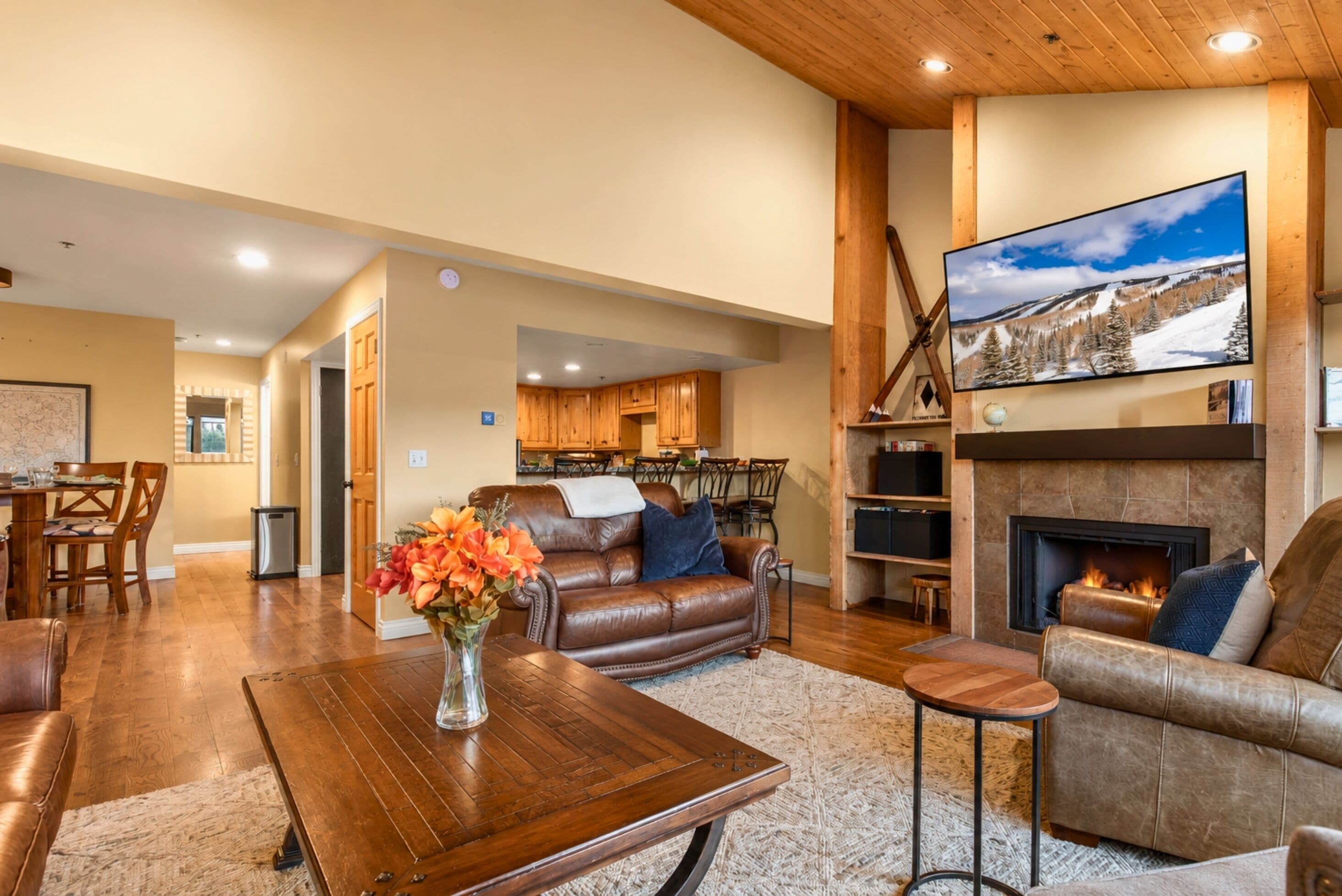 Townhome, 3 Bedrooms (Hot Tub, Ground Floor, (CCT-2180)) | Living area | 55-inch TV with digital channels