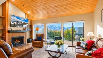 Townhome, 3 Bedrooms (Hot Tub, Ground Floor, (CCT-2180)) | Living area | 55-inch TV with digital channels