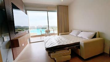 Iron/ironing board, WiFi, bed sheets