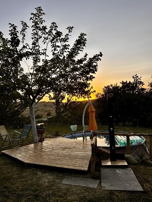 Baignoire à remous extérieure