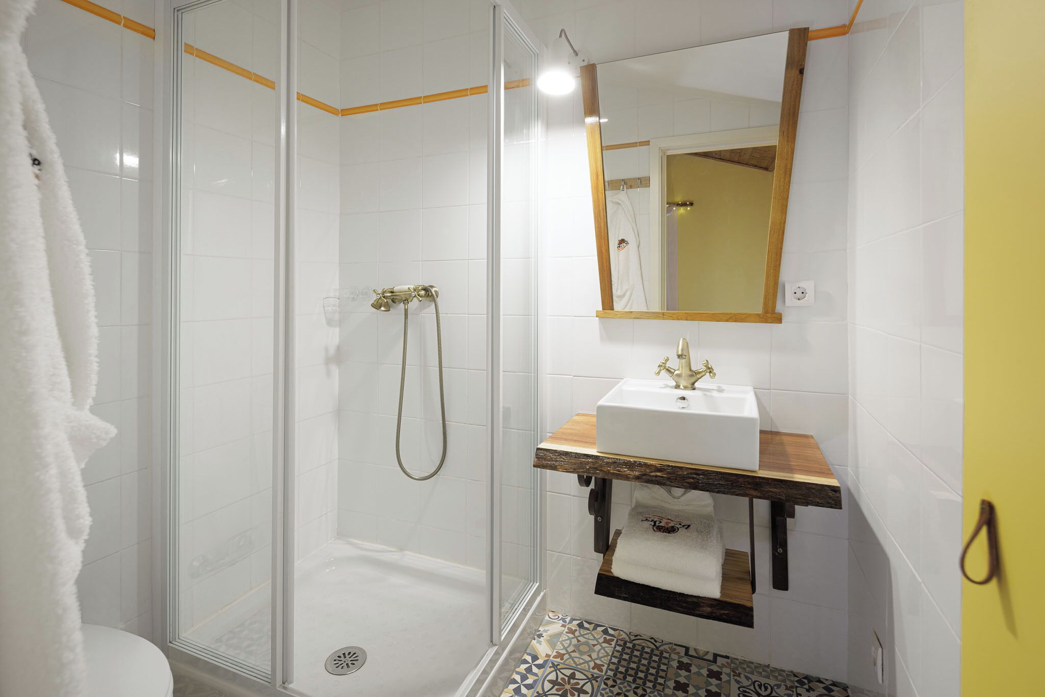 Shower, towels, soap, shampoo