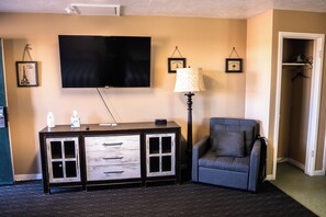 Double Room, Non Smoking | Interior - Yellowstone Motel (Idaho Falls)