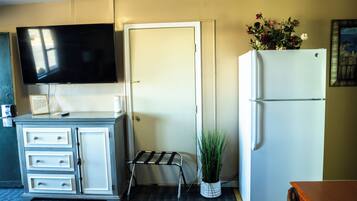 Double Room, Non Smoking | Interior