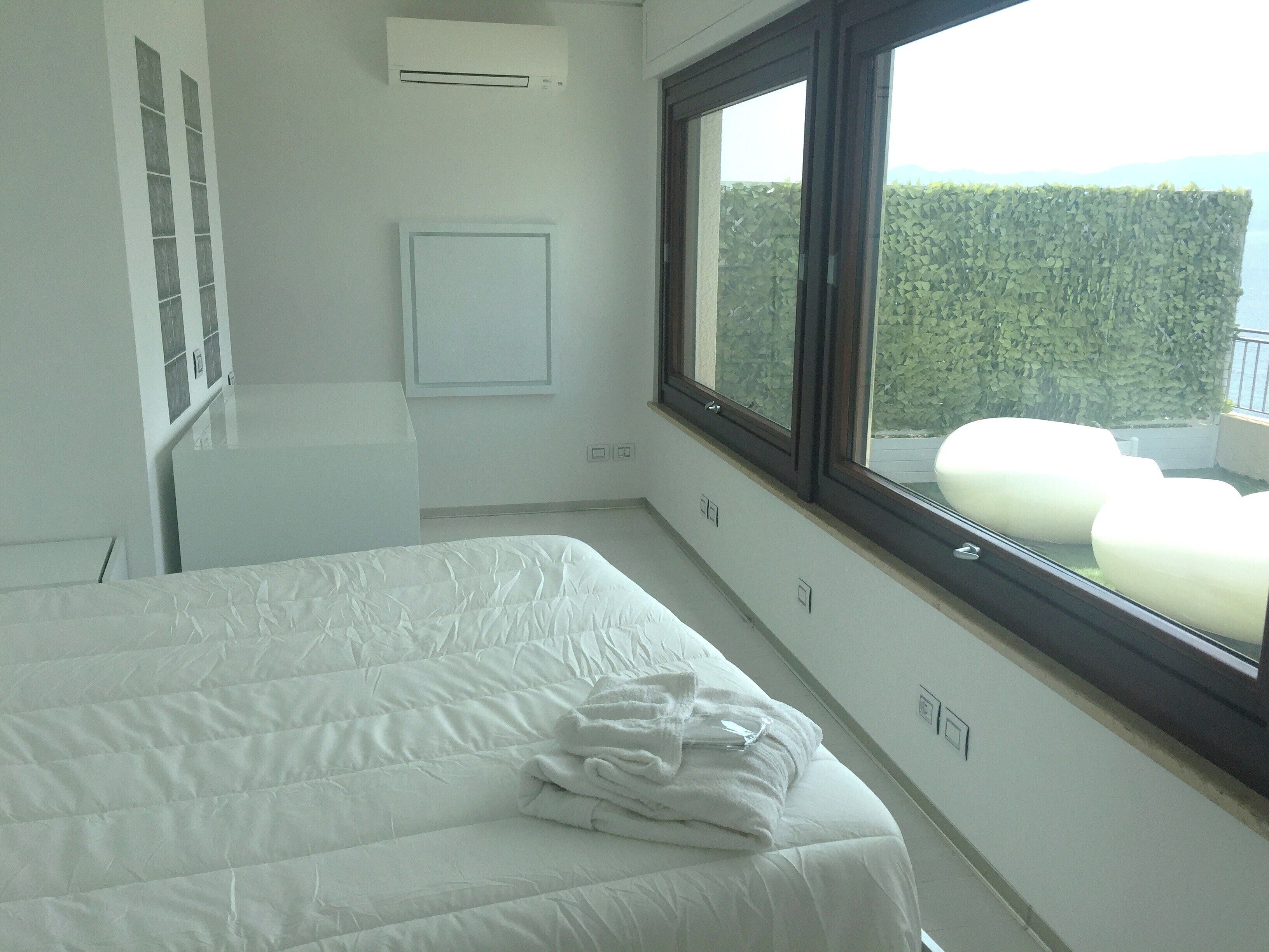 Exclusive Studio Suite, Sea View | In-room safe, iron/ironing board, free WiFi