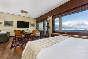 Luxury Suite, Sea View | In-room safe, laptop workspace, iron/ironing board, free WiFi - Reggio Suite Luxury B&B (Reggio Calabria)
