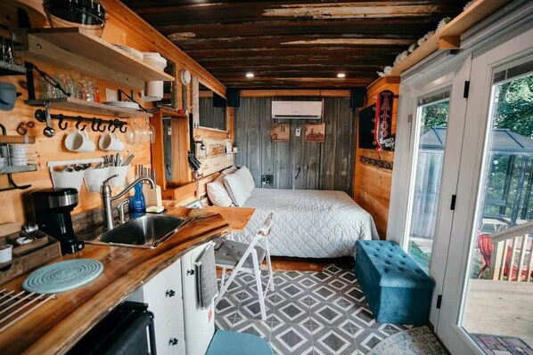 1 chambre, fer et planche à repasser, Wi-Fi gratuit, draps fournis