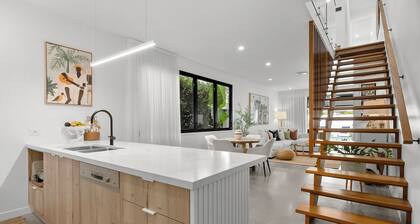 3-Bed Coastal Escape – Pool – 1 Minute to Beach