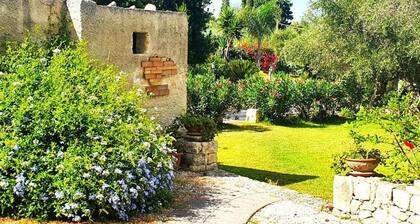 Borgo Levante Farmhouse / Orange Room