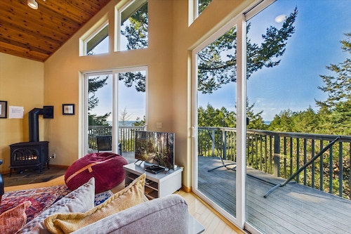 Happy Hill Retreat | Sauna | Gym | Near Beach