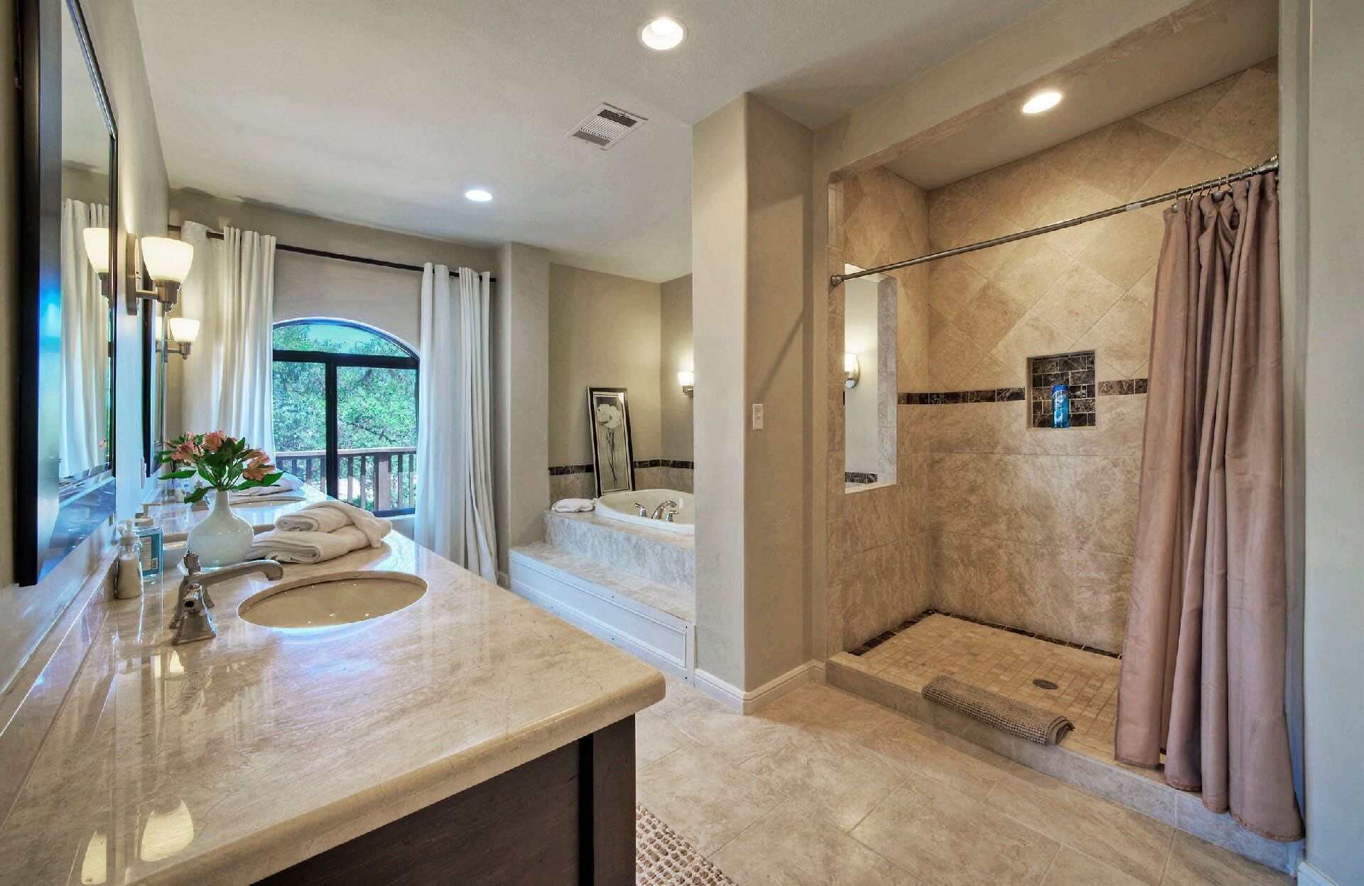 House, Multiple Beds, Hot Tub (Lake Buchanan Grand Retreat) | Bathroom | Free toiletries, hair dryer, towels, toilet paper