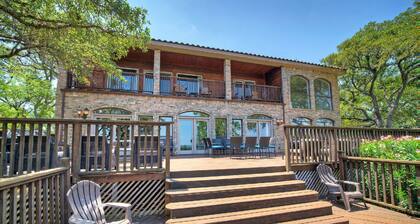 Luxurious Lakefront Estate: Spectacular Views, Expansive Grounds and Private Jetty