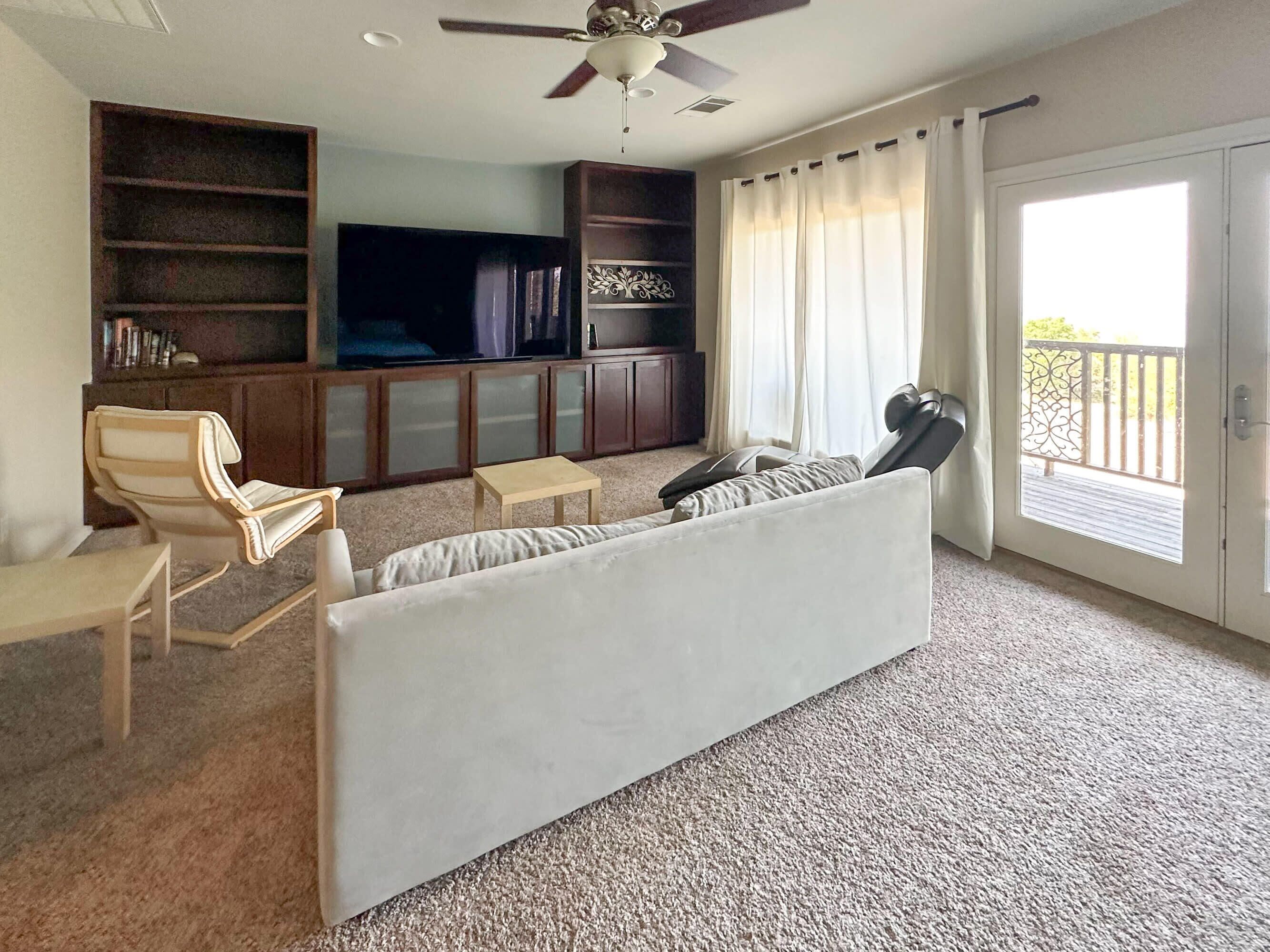 Hus, flere senger, spabadekar (Lake Buchanan Grand Retreat) | Oppholdsområde