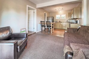 Ferienhaus, Mehrere Betten, Whirlpool (Lake Buchanan Grand Retreat) | Wohnbereich