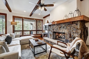 TV, fireplace - Premier 2BR Ski-in/Ski-out Condo in Beaver Creek (Avon)