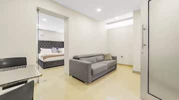 Studio Comfort 101 | Living room | 50-inch Smart TV with satellite channels, Netflix, heated floors