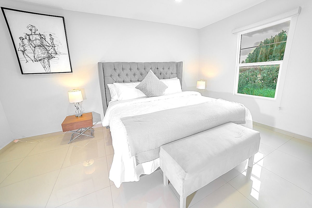 Studio Deluxe, Balcony 301 | Minibar, värdeförvaringsskåp på rummet och mörkläggningsgardiner