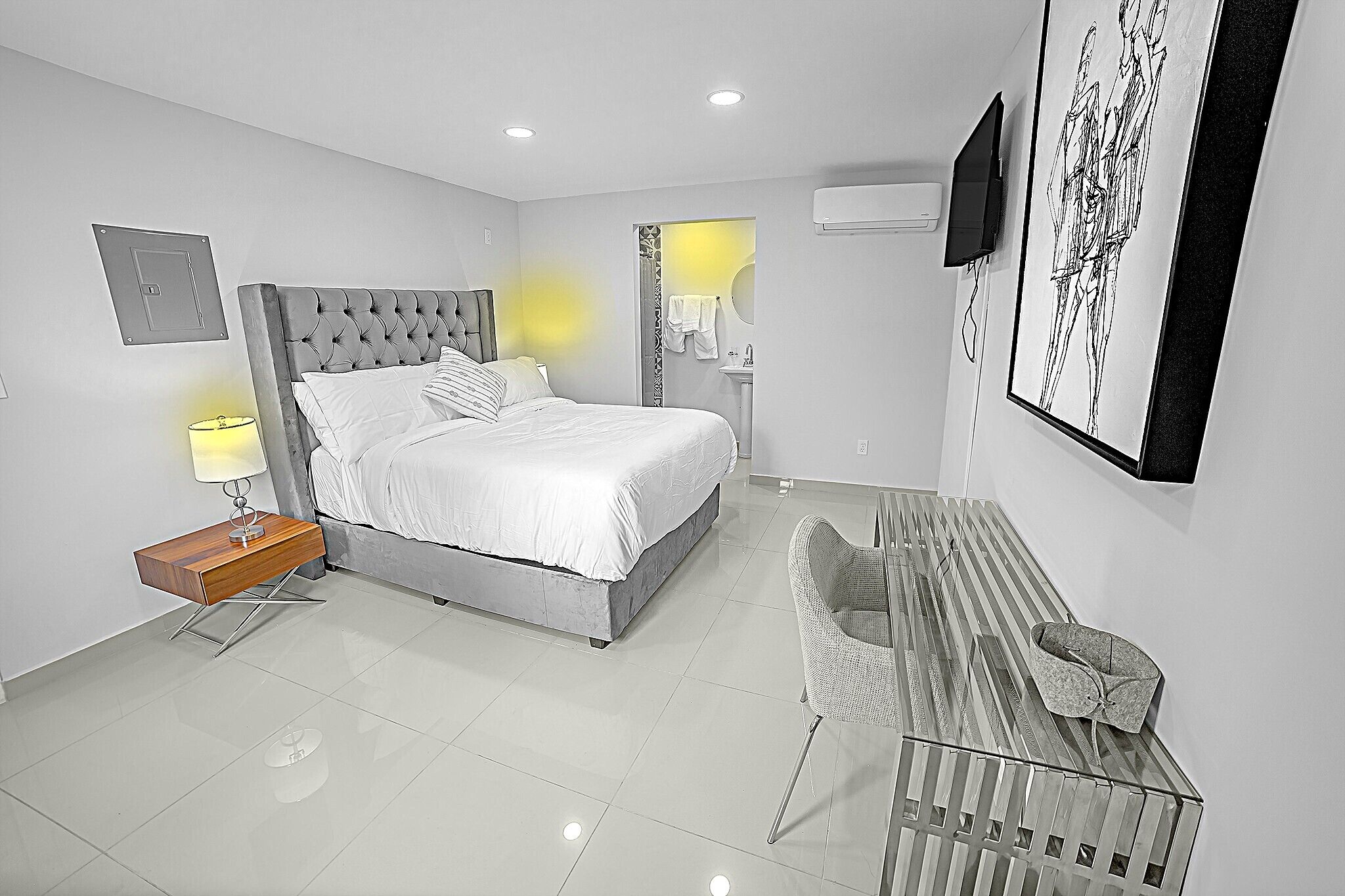 Studio Deluxe, 1 double bed 305 | มินิบาร์, ตู้นิรภัยในห้องพัก, ผ้าม่านกันแสง, เตารีด/โต๊ะรีดผ้า