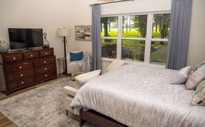 Iron/ironing board, Internet, bed sheets