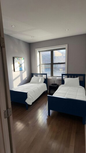 Fer et planche à repasser, Wi-Fi gratuit, draps fournis