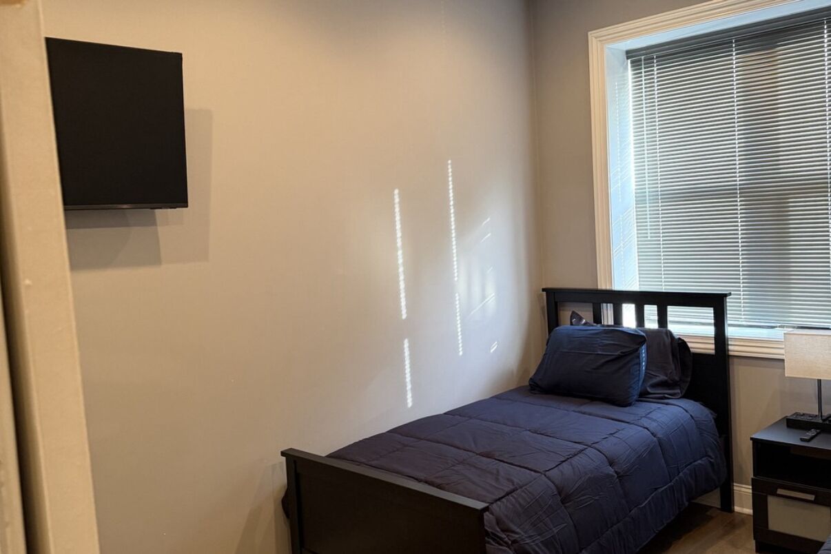 Bügeleisen/Bügelbrett, kostenloses WLAN, Bettwäsche