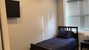 Bügeleisen/Bügelbrett, kostenloses WLAN, Bettwäsche