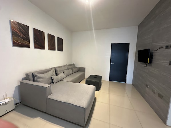 Unclassified image, 1 of 18, button - Casa Aurea near consulate gated community, 3bd, 3ba, A/C, (Juárez)