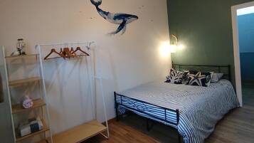 Fer et planche Ă repasser, Wi-Fi, draps fournis