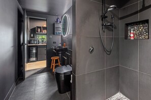 Shower, hair dryer - Black Dune Coastal Studio - Waipu Cove (Waipu)