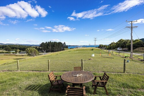 Seabreeze Lookout - Moeraki Holiday Home