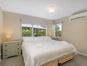WiFi, bed sheets - Cozy Cottage - Whitianga Holiday Home (Whitianga)