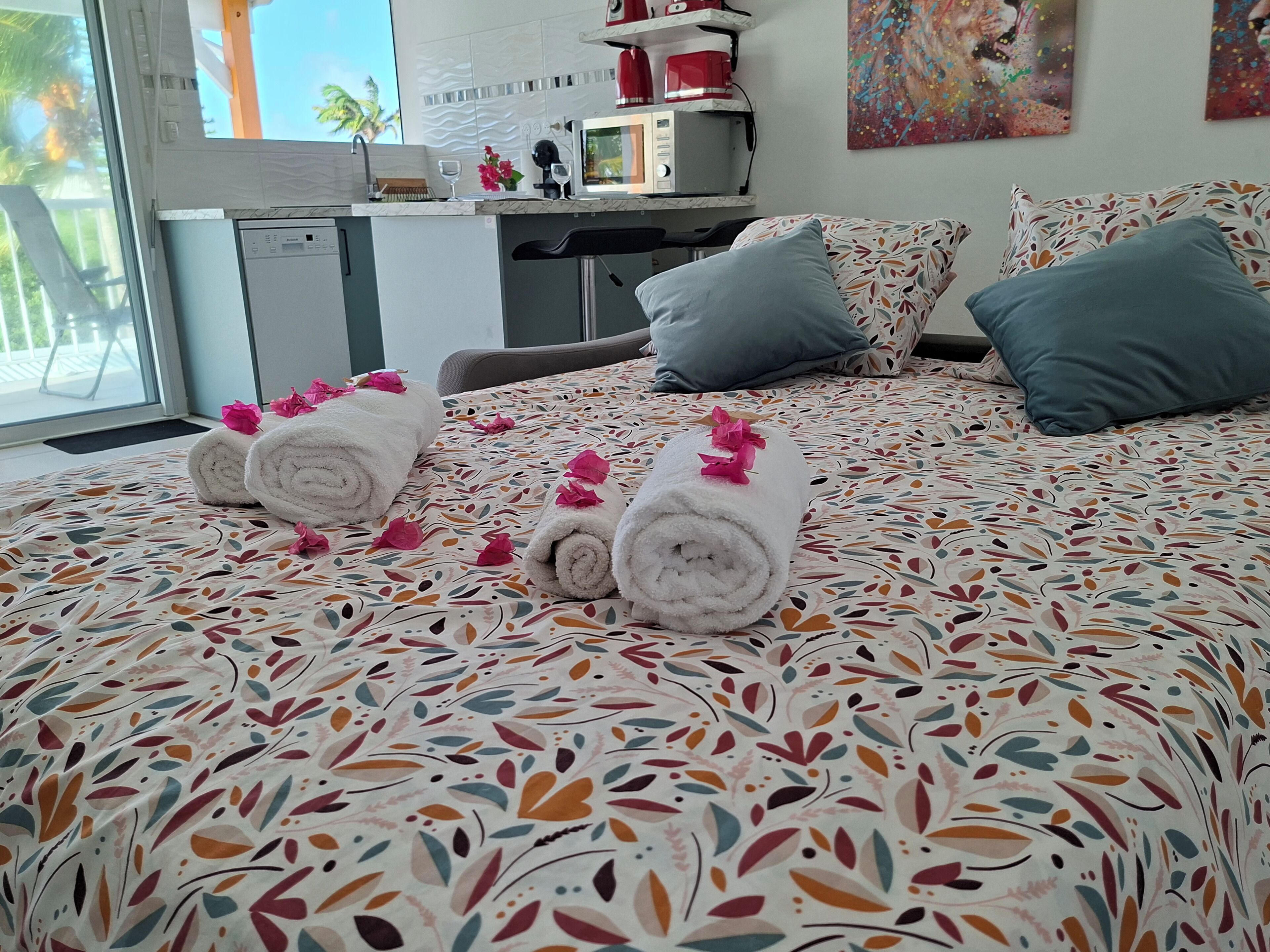 Comfort Apartment, Balcony, Sea View | Iron/ironing board, free WiFi