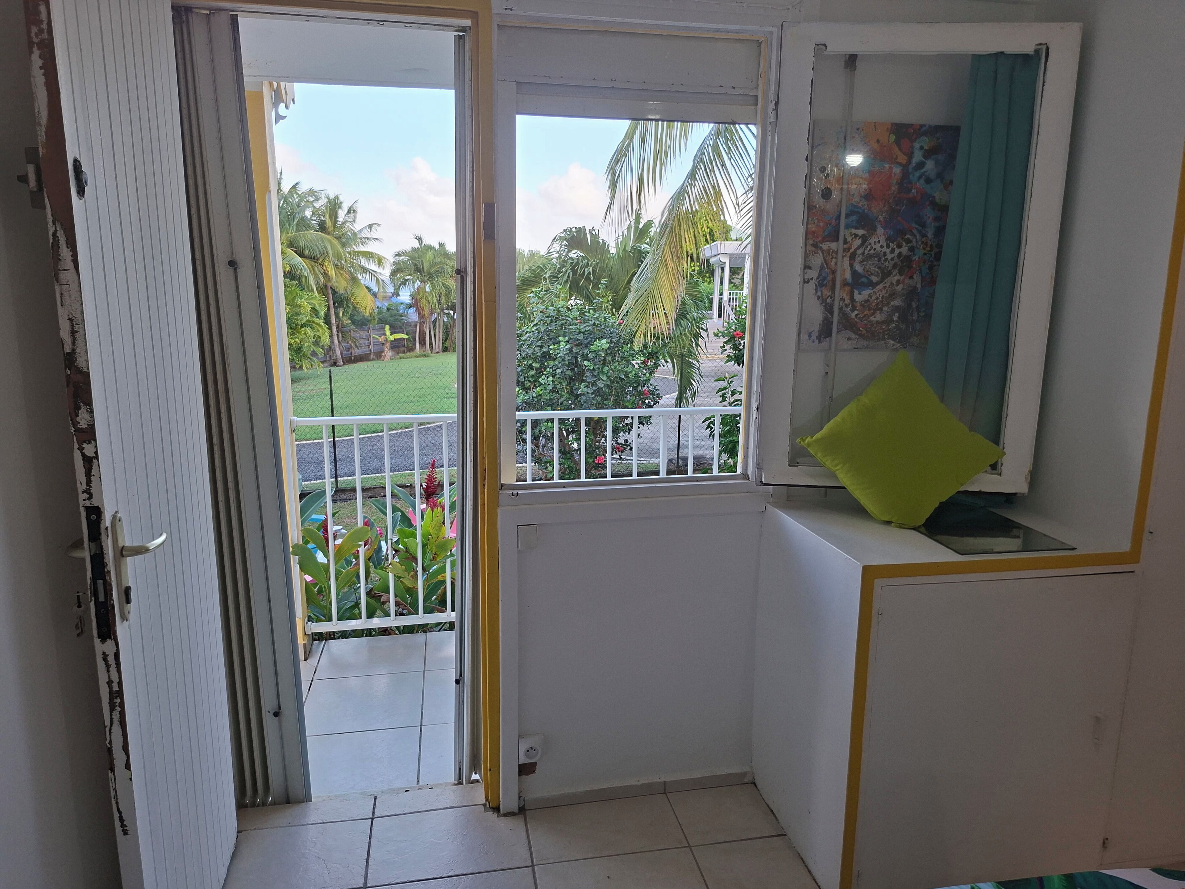Comfort Apartment, 1 Bedroom, Sea Facing | Iron/ironing board, free WiFi