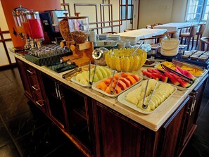Free daily continental breakfast  - Hotel Santoni (Guarapuava)