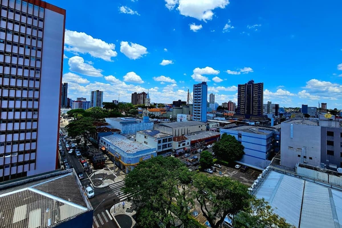 Deluxe dubbelrum - utsikt mot staden | Egyptiska bomullslakan och sängtillbehör av högsta kvalitet