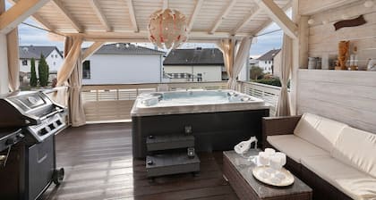 Apartment „Evas Whirlpool Apartment im Schwarzwald“ mit privater Terrasse, WLAN und Klimaanlage