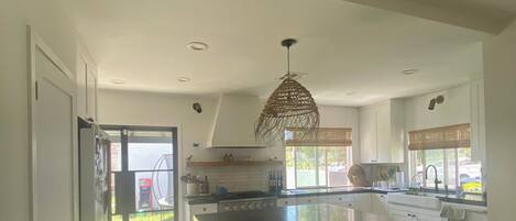 Four, plaque de cuisson, lave-vaisselle