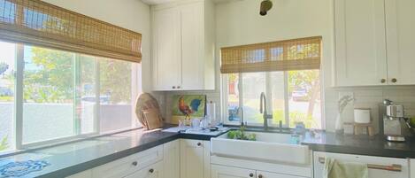 Horno, placa de cocina y lavavajillas