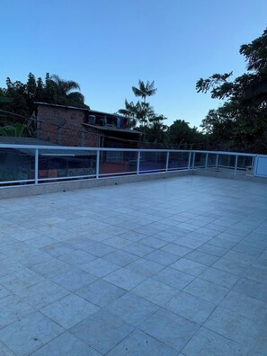 Property grounds - Relaxing on Boiçucanga Beach - Air Conditioning - BBQ - Pet Friendly (São Sebastião)