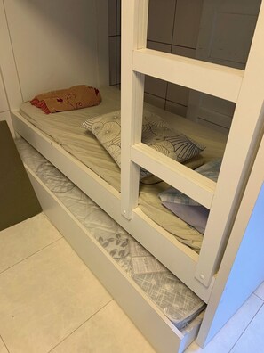 Free WiFi, bed sheets - Relaxing on Boiçucanga Beach - Air Conditioning - BBQ - Pet Friendly (São Sebastião)