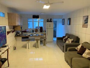 Smart TV - Relaxing on Boiçucanga Beach - Air Conditioning - BBQ - Pet Friendly (São Sebastião)