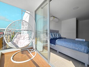 Fer et planche à repasser, Wi-Fi gratuit, draps fournis