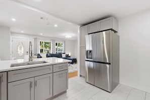 하우스, 침대(여러 개) (Happy Ours) | 내부