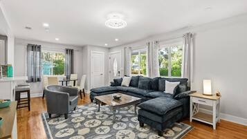 House, Multiple Beds (Happy Ours) | Living area