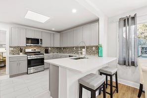 House, Multiple Beds (Happy Ours) | Private kitchen - Happy Ours (New Smyrna Beach)